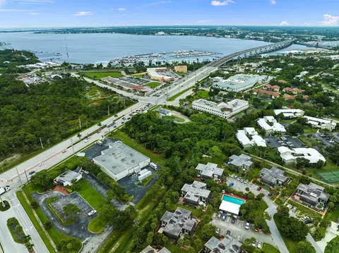 762 NW 10th Ter, Stuart, FL 34994 photo 32