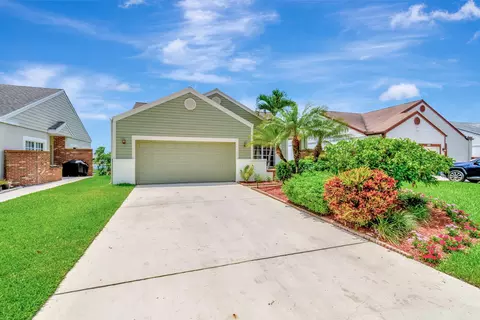 5519 Pebble Brook Ln, Boynton Beach, FL 33472