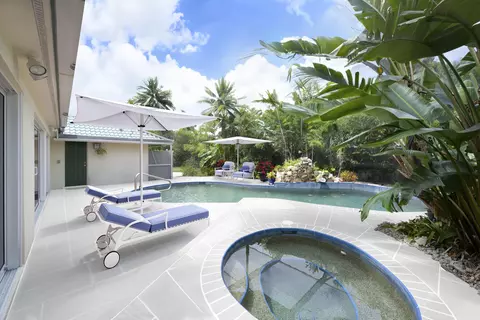 137 Gulfstream Rd, North Palm Beach, FL 33408