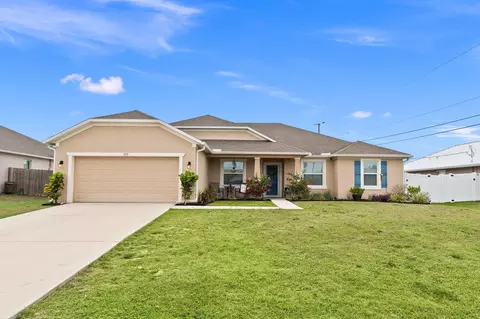 2715 SW Hamilton Ave, Port St Lucie, FL 34953