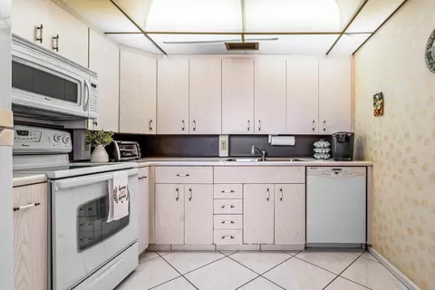 4068 Wolverton D, Boca Raton, FL 33434 photo 5
