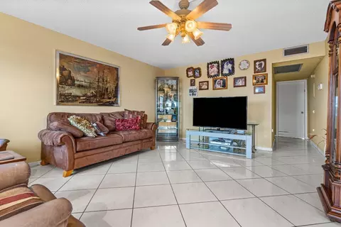 4068 Wolverton D, Boca Raton, FL 33434 photo 7