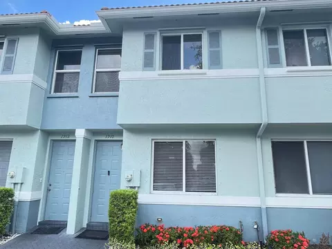 1910 Alamanda Way, Riviera Beach, FL 33404