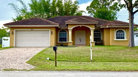 2217 SW Elmwood Ave, Port Saint Lucie, FL 34953