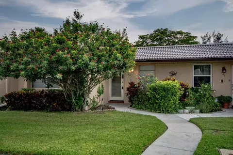 169 Lake Meryl Dr #169, West Palm Beach, FL 33411