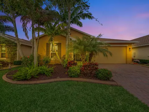 10095 SW Indian Lilac Trl, Port Saint Lucie, FL 34987