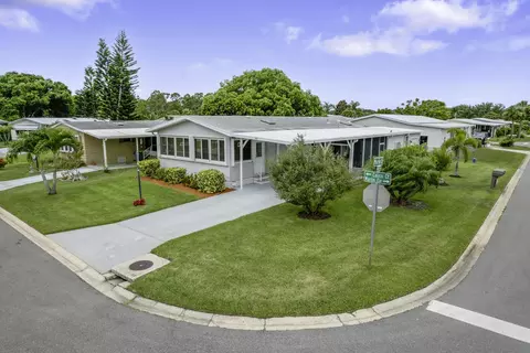 201 Calico Ct, Barefoot Bay, FL 32976