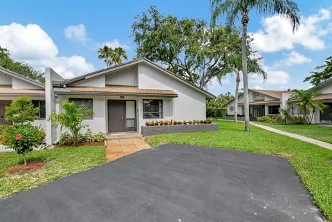 3929 Arelia Dr N, Delray Beach, FL 33445