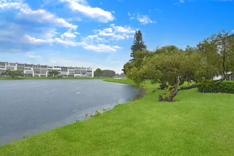 1033 Hythe B #1033, Boca Raton, FL 33434