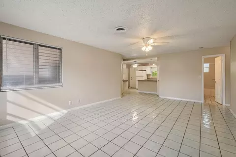 10232 Plant Dr, Palm Beach Gardens, FL 33410