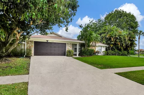 8146 Rose Marie Ave E, Boynton Beach, FL 33472