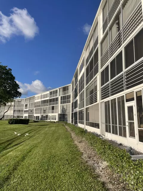 2080 Guildford E #E, Boca Raton, FL 33434 photo 16
