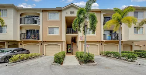 400 Crestwood Ct N #408, Royal Palm Beach, FL 33411