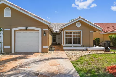 6640 Marissa Cir, Lake Worth, FL 33467