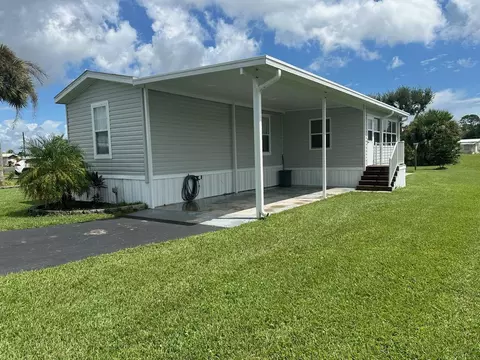 1339 Old Lakeport Rd NW #14, Moore Haven, FL 33471
