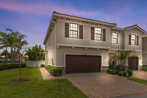 4401 Hemlock Dr, Riviera Beach, FL 33410