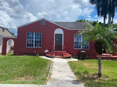 264 E 2nd St, Pahokee, FL 33476 photo 2