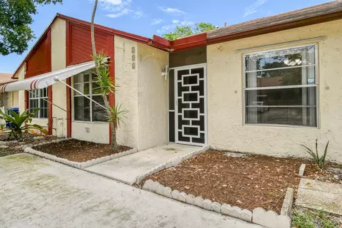 204 Palmetto Ct W, Jupiter, FL 33458