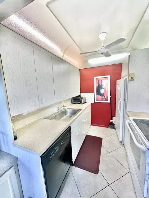 2078 Guildford E, Boca Raton, FL 33434 photo 4