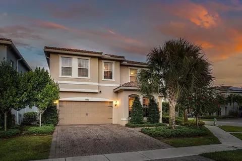 1595 Myrtle Oak Ter, Hollywood, FL 33021