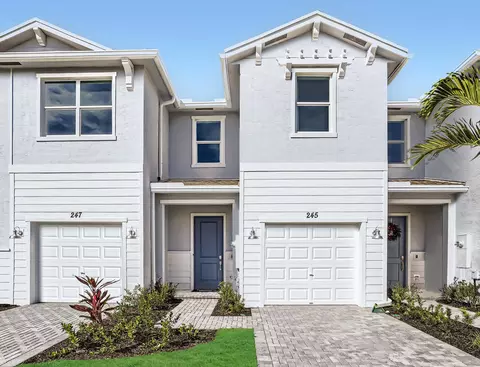 412 SE Crossoak Ln, Port Saint Lucie, FL 34984