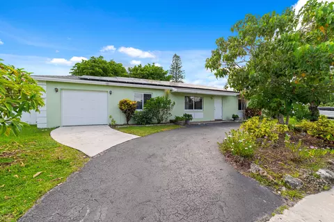 9423 Southampton Pl, Boca Raton, FL 33434