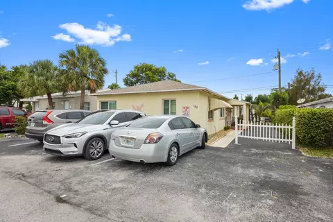 186 E 27th St #1, Riviera Beach, FL 33404