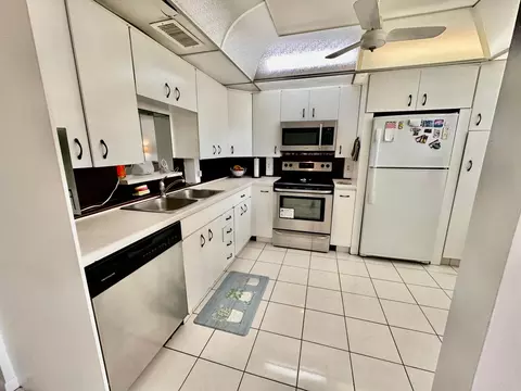 4301 Martinique Cir #H2, Coconut Creek, FL 33066