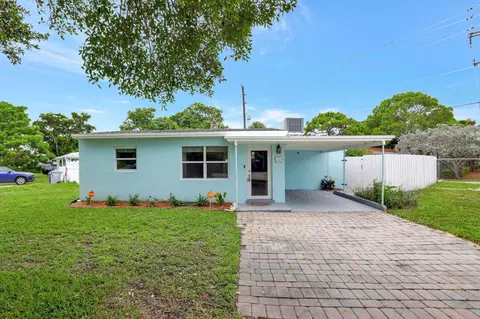 2742 NE 13th Ter, Pompano Beach, FL 33064