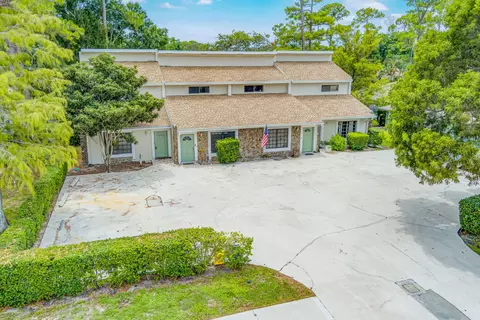 13786 Bottlebrush Ct, Wellington, FL 33414