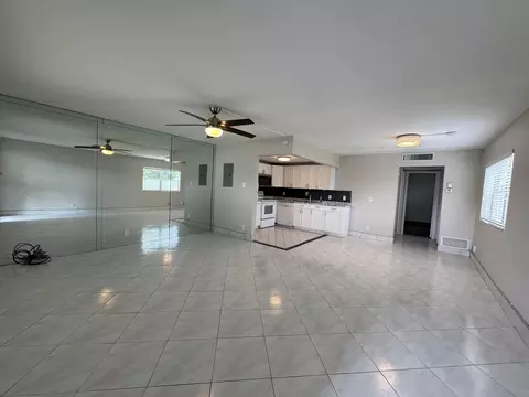 195 Brittany E, Delray Beach, FL 33446 photo 3