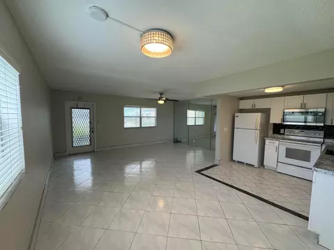 195 Brittany E, Delray Beach, FL 33446 photo 19