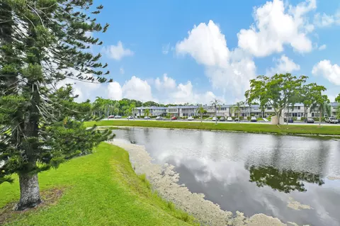 672 Saxony N, Delray Beach, FL 33446