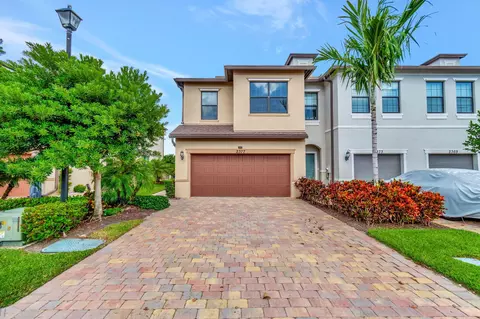 2377 Byron St, Palm Springs, FL 33406