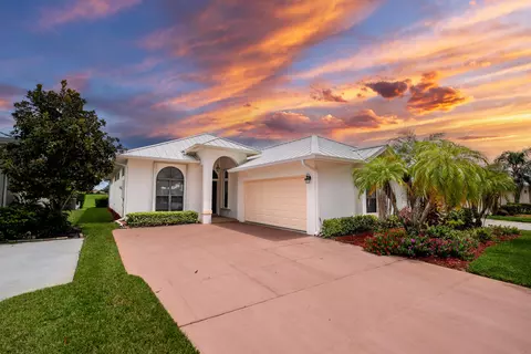 9422 Poinciana Ct, Fort Pierce, FL 34951