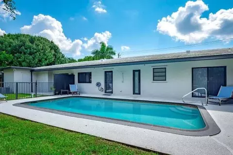5901 NE 7th Ave, Boca Raton, FL 33487
