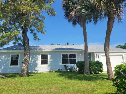 2873 SE Ironton Ave, Port Saint Lucie, FL 34952