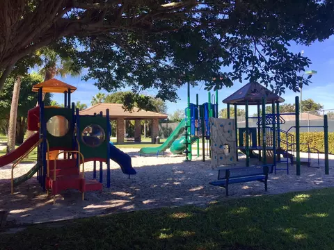410 Pine Tree Ct, Atlantis, FL 33462 photo 28