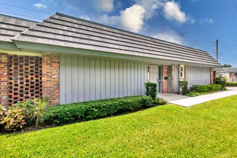 410 Pine Tree Ct, Atlantis, FL 33462 photo 19