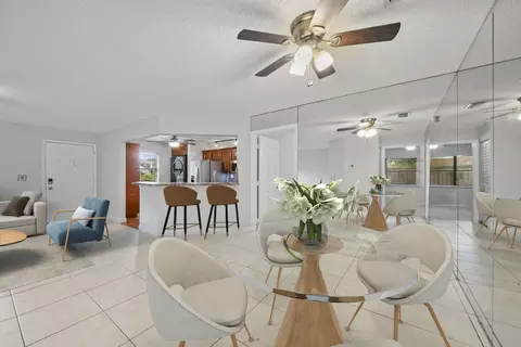 5172 Tennis Ln, Delray Beach, FL 33484