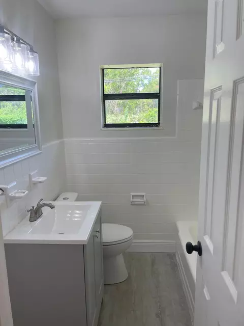 2523 SE Washington St N, Stuart, FL 34997 photo 9