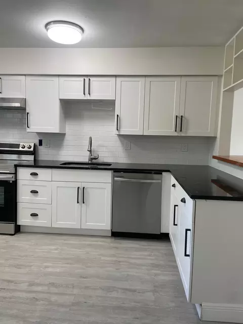 2523 SE Washington St N, Stuart, FL 34997 photo 4