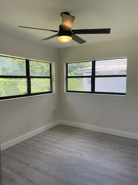 2523 SE Washington St N, Stuart, FL 34997 photo 8