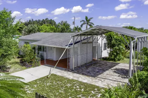 8448 SE Pine Cir, Hobe Sound, FL 33455