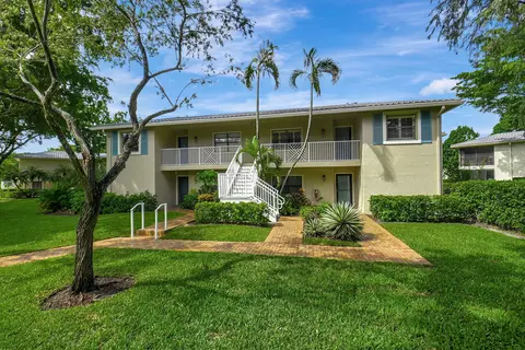 10 Westgate Ln #10D, Boynton Beach, FL 33436