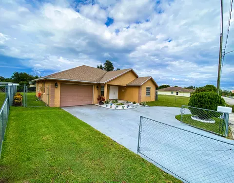 1148 W 30th St, Riviera Beach, FL 33404