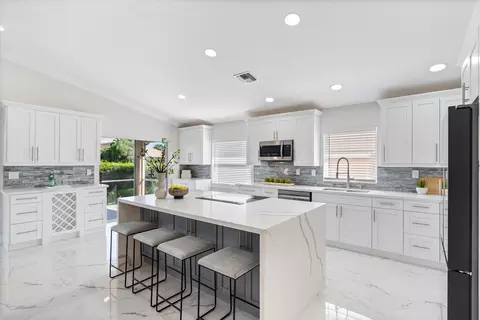7127 Lombardy St, Boynton Beach, FL 33472