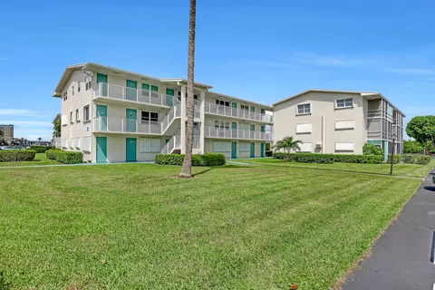 650 E Horizons #302, Boynton Beach, FL 33435