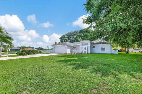 5721 NW North Macedo Blvd, Port Saint Lucie, FL 34983