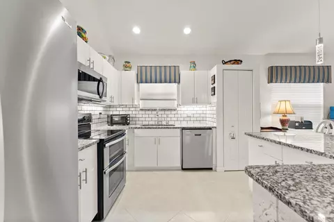 10434 Utopia Cir E, Boynton Beach, FL 33437 photo 8